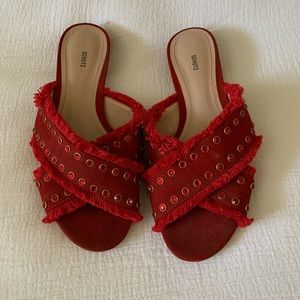 Schutz red slides. Size 8